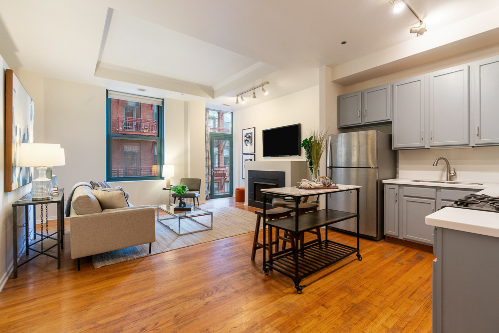 208 W WASHINGTON Street Unit: 1909