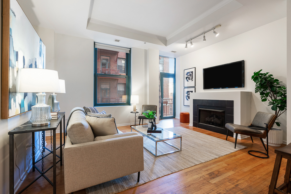 208 W WASHINGTON Street Unit: 1909