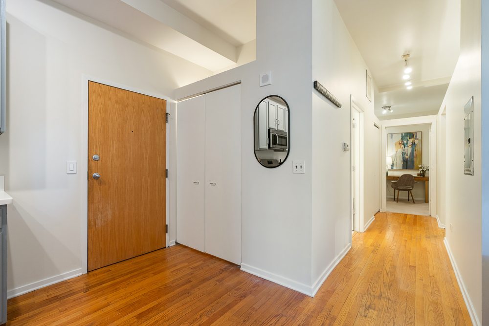 208 W WASHINGTON Street Unit: 1909