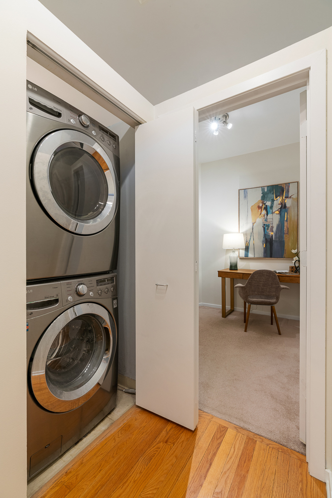 208 W WASHINGTON Street Unit: 1909