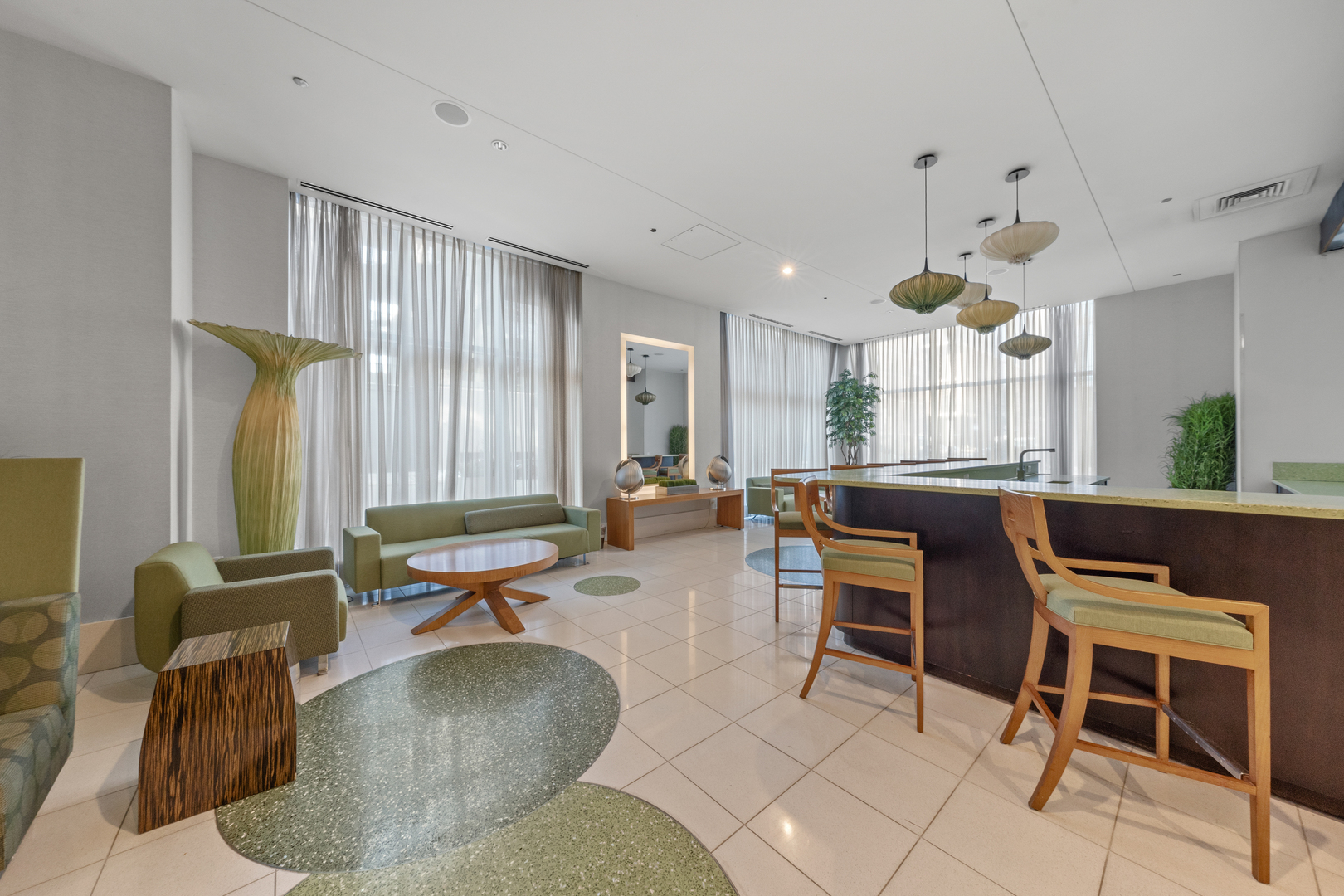 125 S Green Street Unit: 1002A