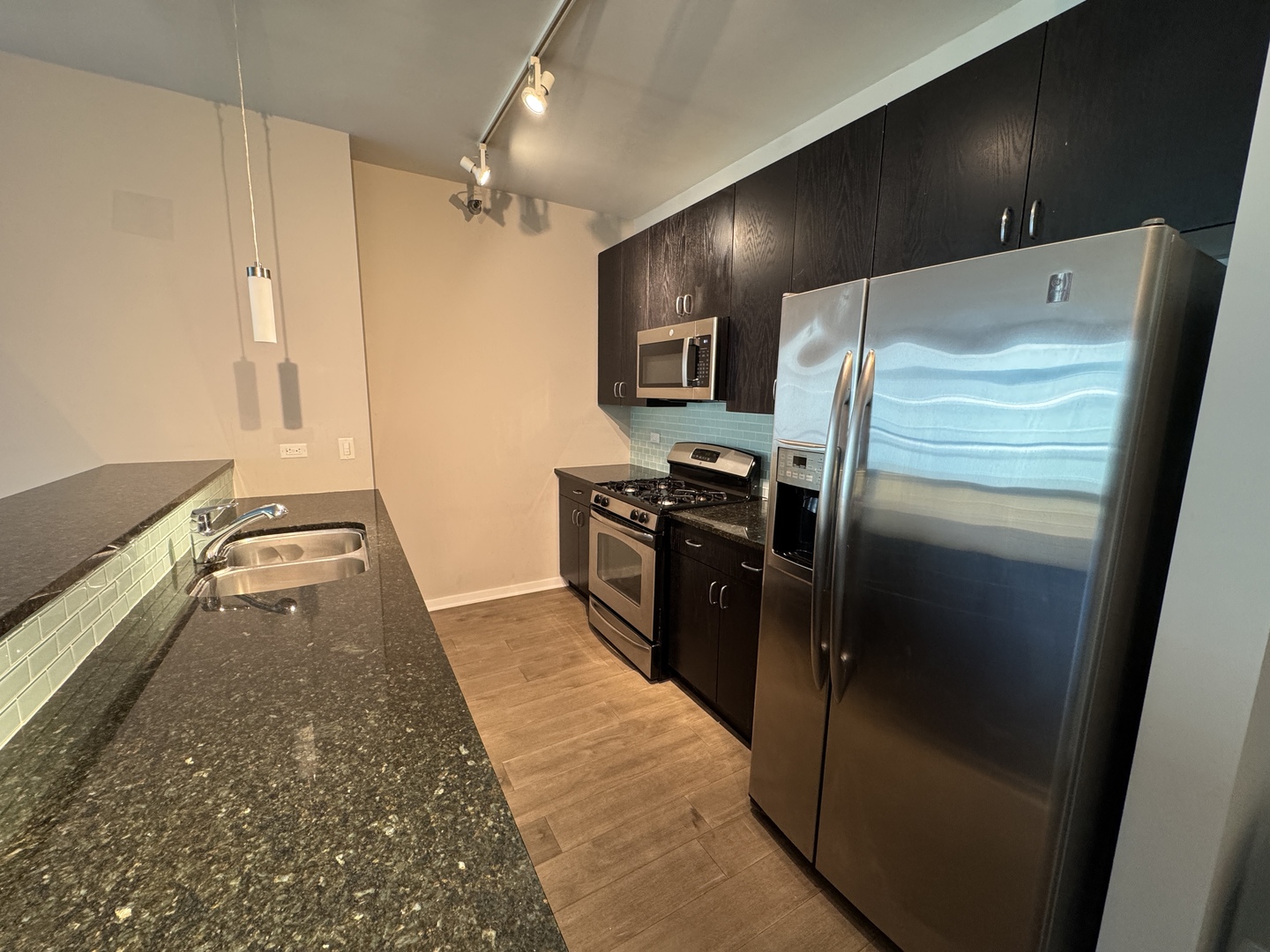 125 S Green Street Unit: 1002A