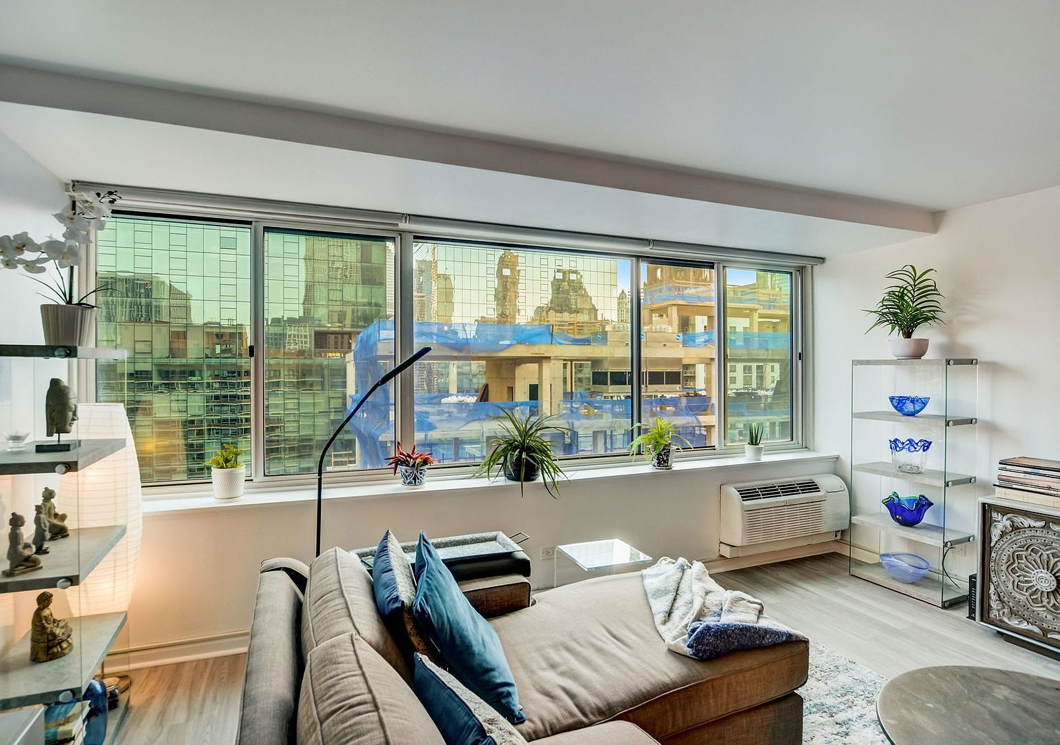 211 E Ohio Street Unit: 2814