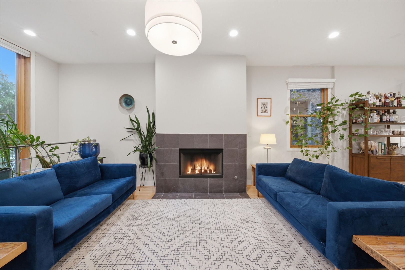 1054 N Hermitage Avenue Unit: 1