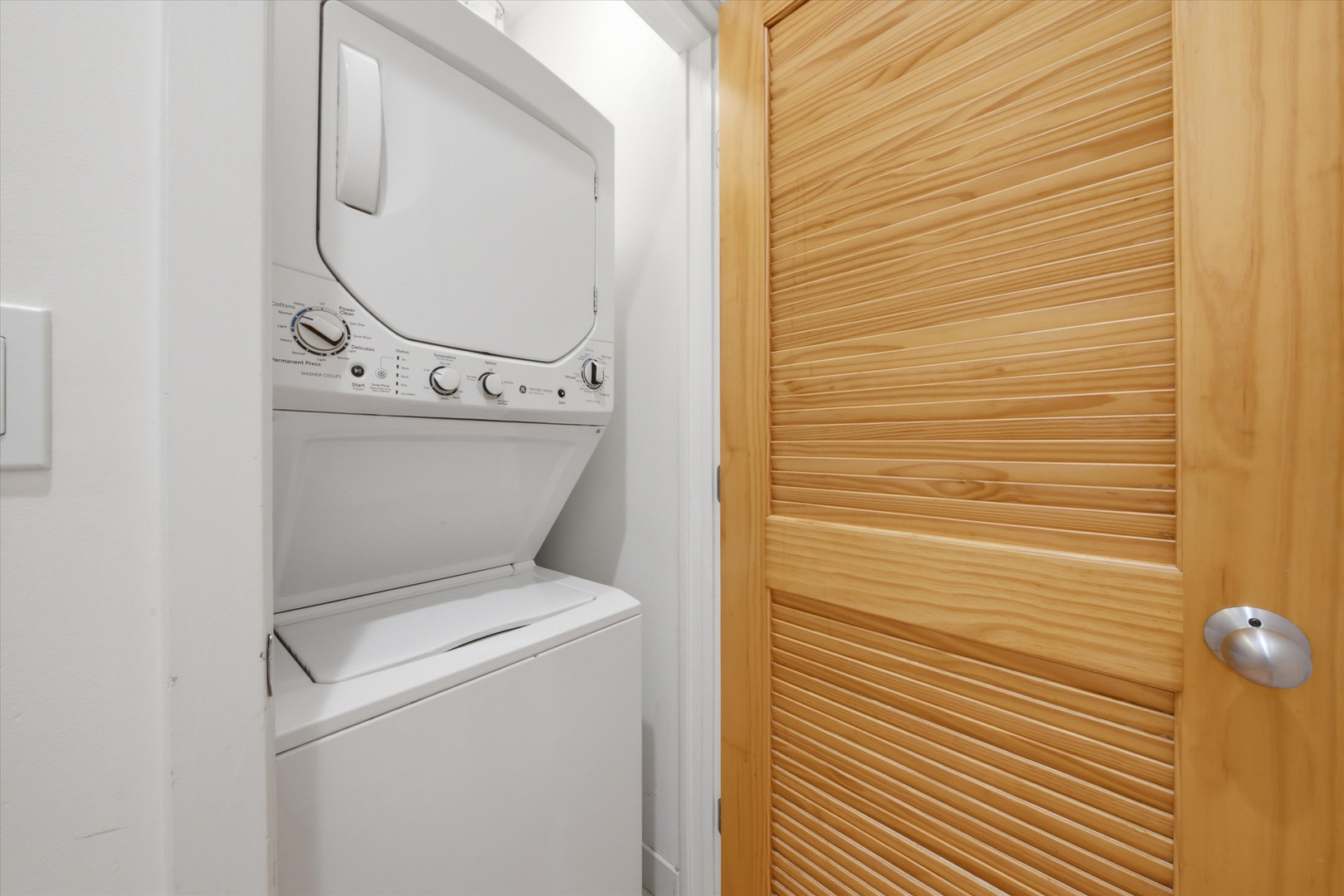 1054 N Hermitage Avenue Unit: 1