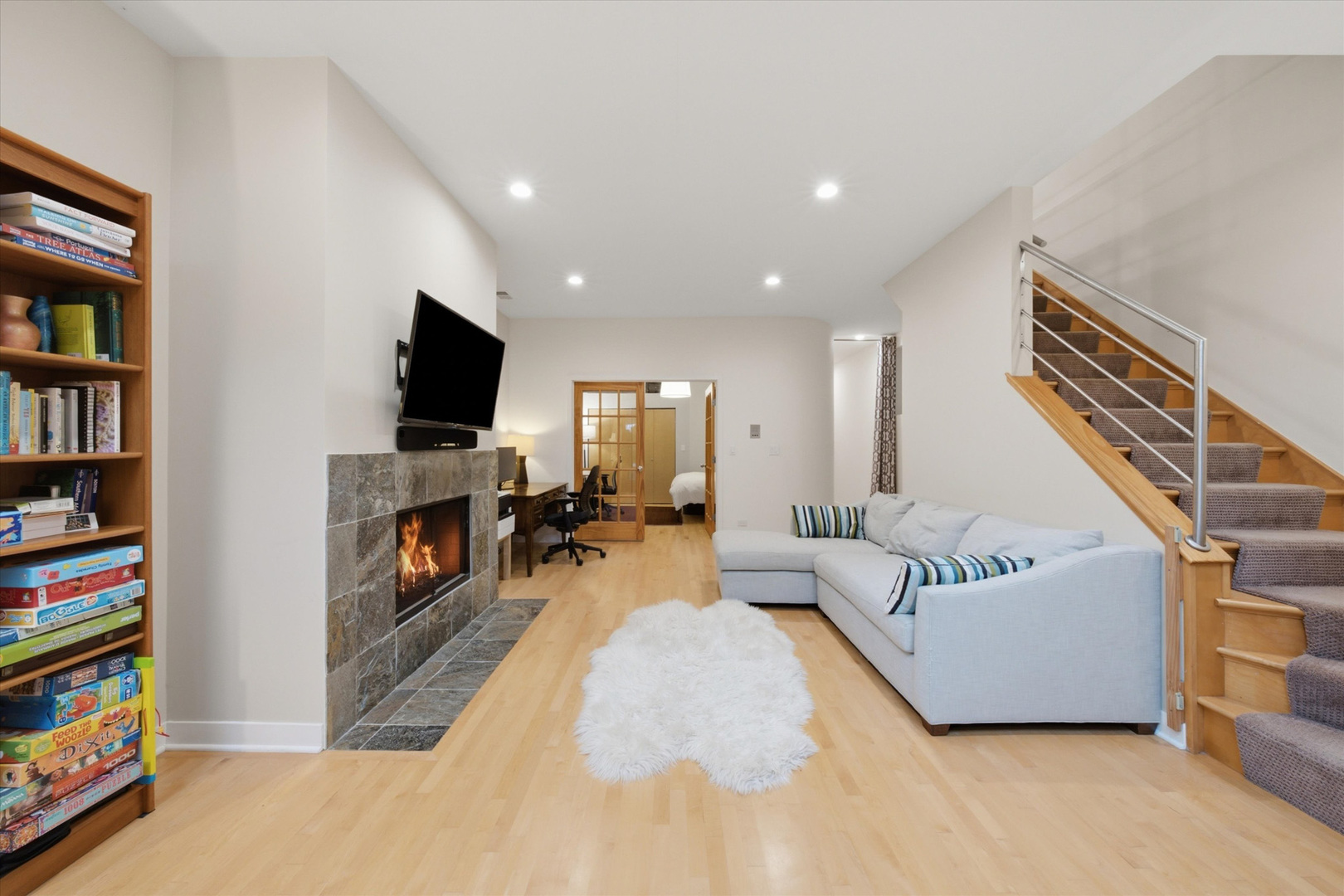 1054 N Hermitage Avenue Unit: 1