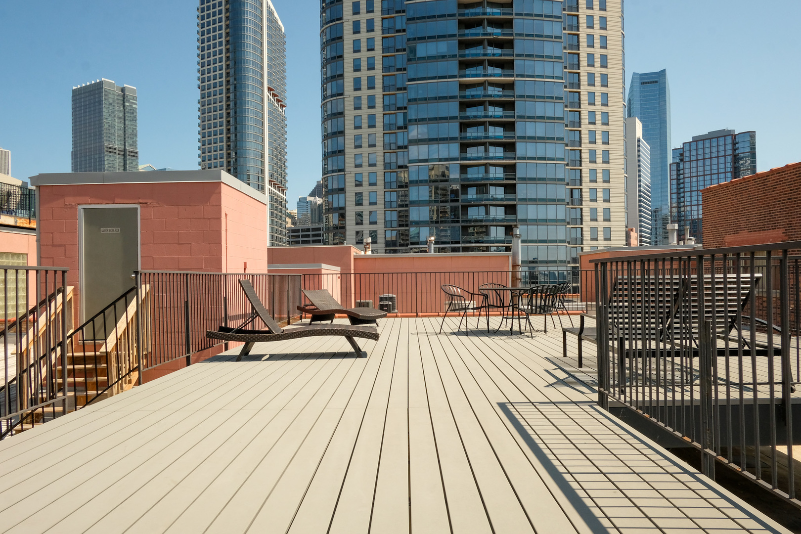 550 N Kingsbury Street Unit: 111