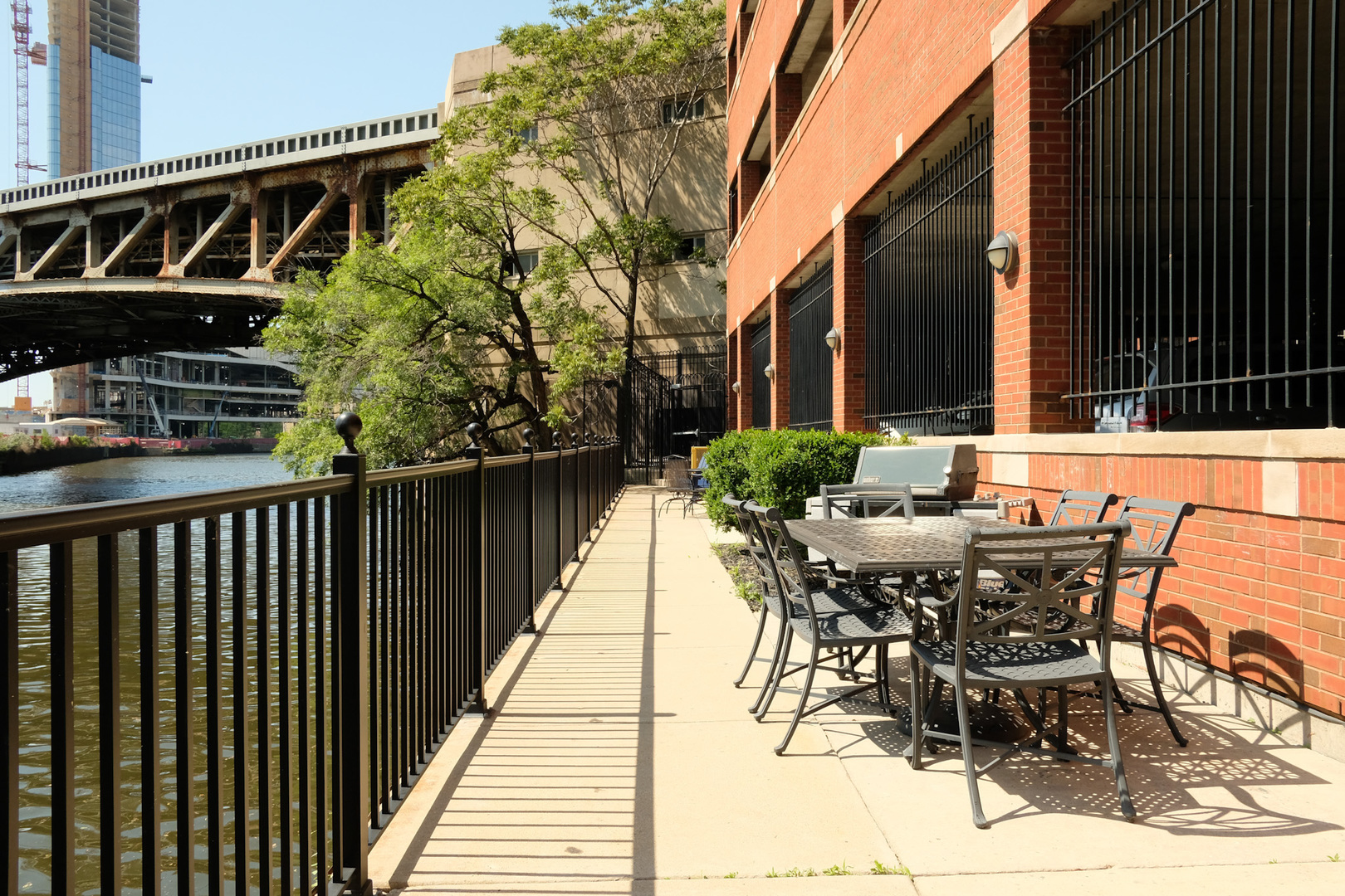 550 N Kingsbury Street Unit: 111