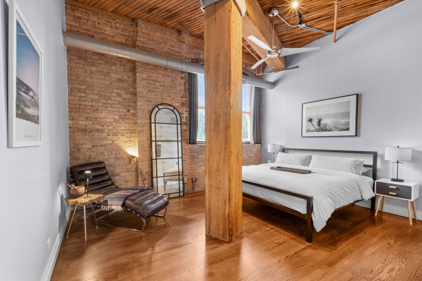 550 N Kingsbury Street Unit: 111
