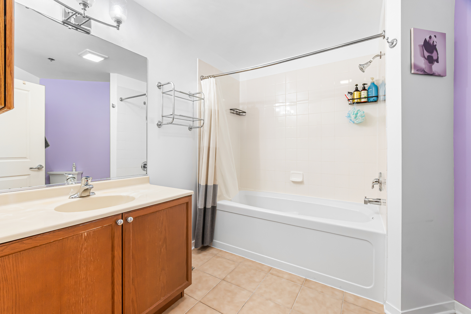 437 W Division Street Unit: 814
