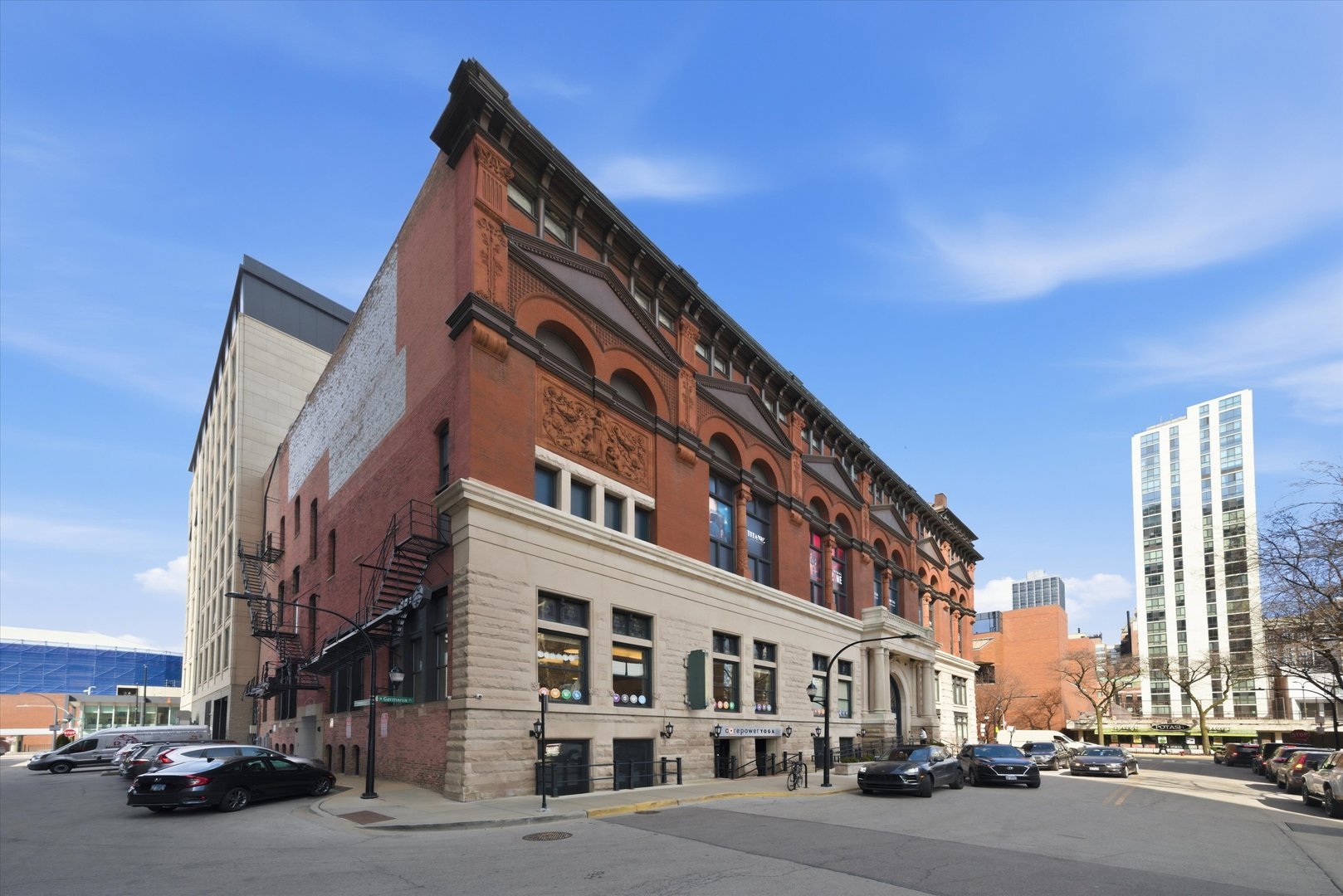 1560 N Sandburg Terrace Unit: 1505