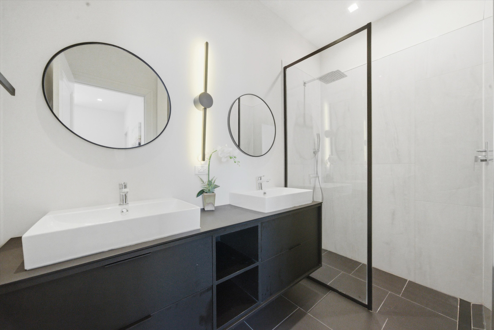 4250 W Belmont Avenue Unit: 1