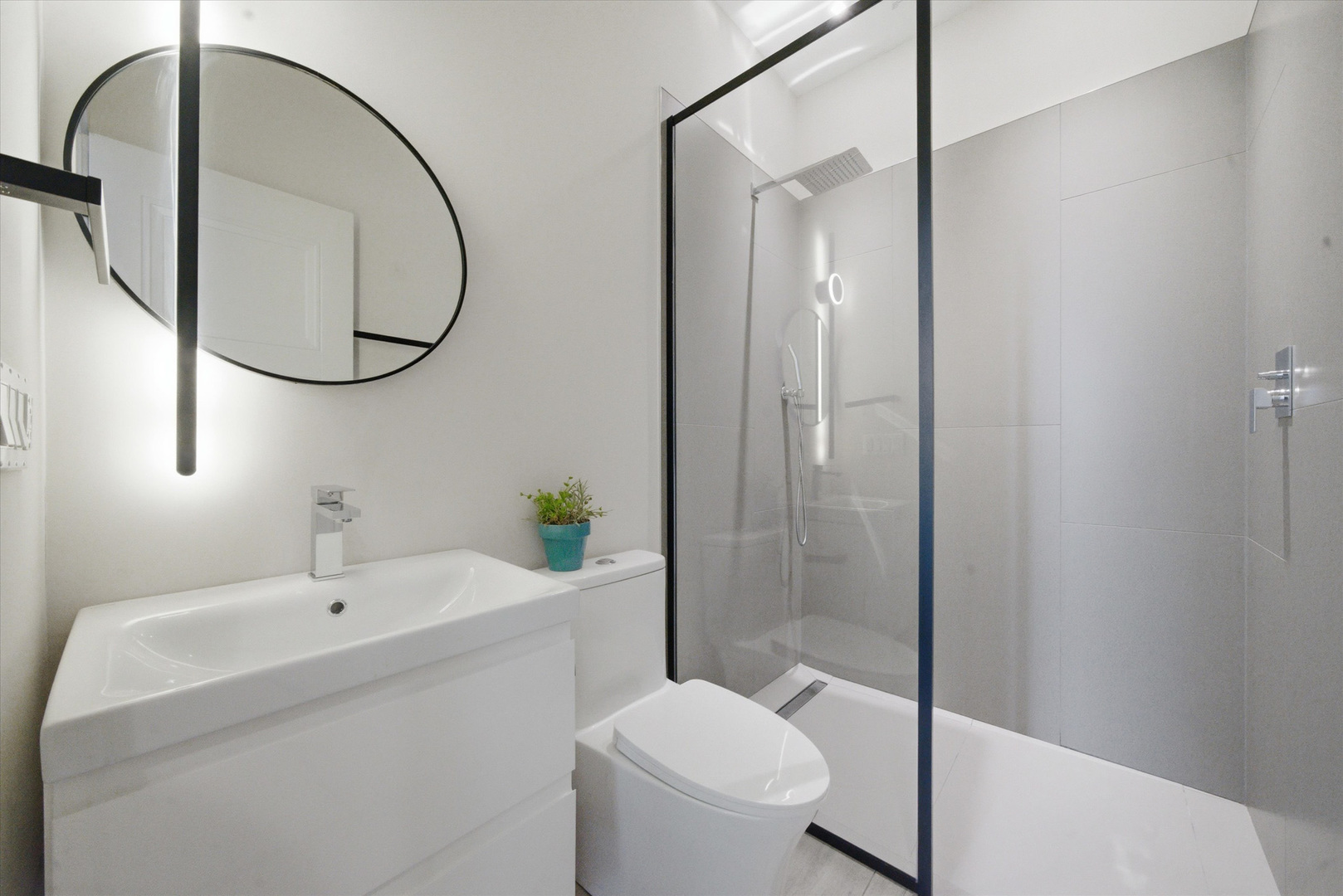 4250 W Belmont Avenue Unit: 1