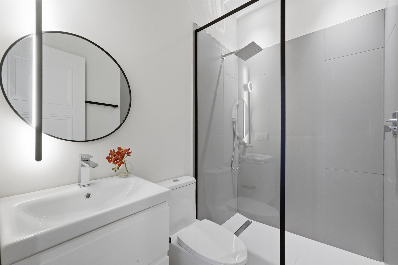 4250 W Belmont Avenue Unit: 5