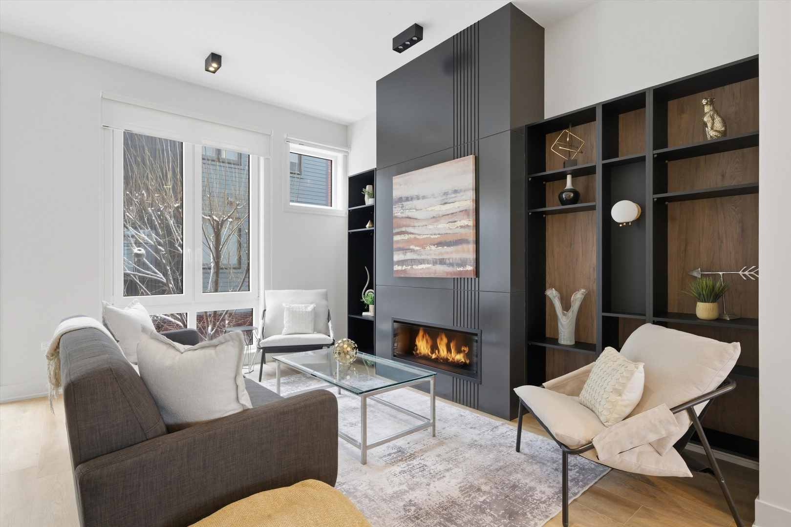 4250 W Belmont Avenue Unit: 5