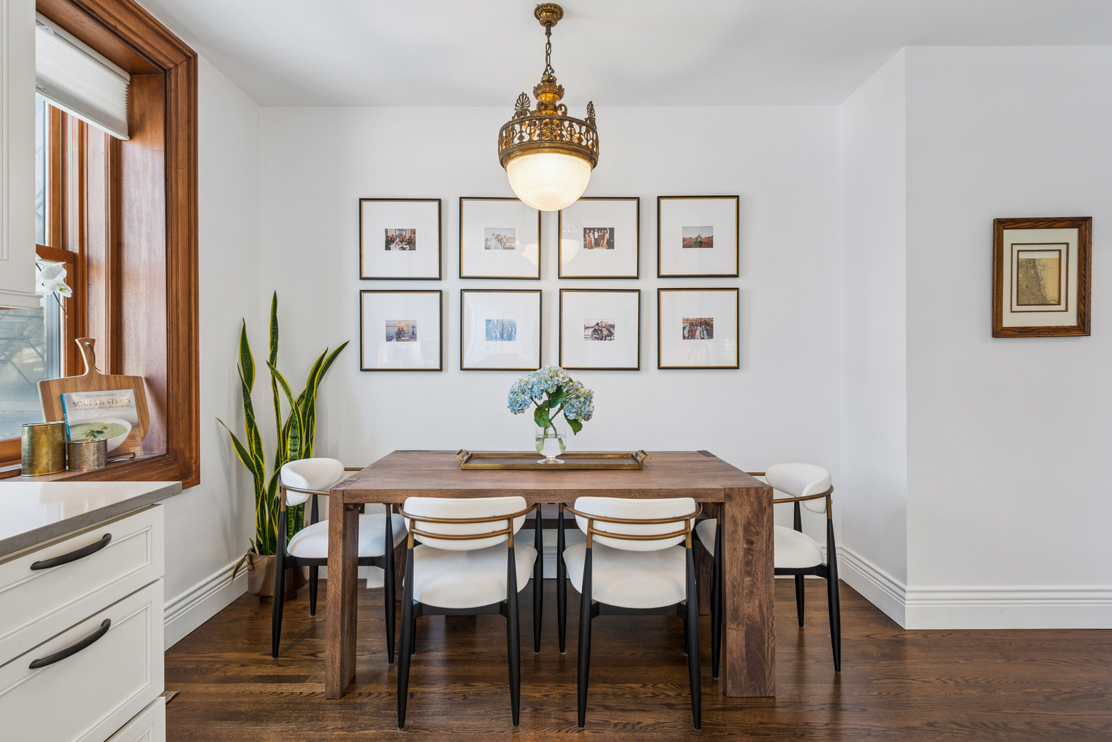 559 W Surf Street Unit: 704