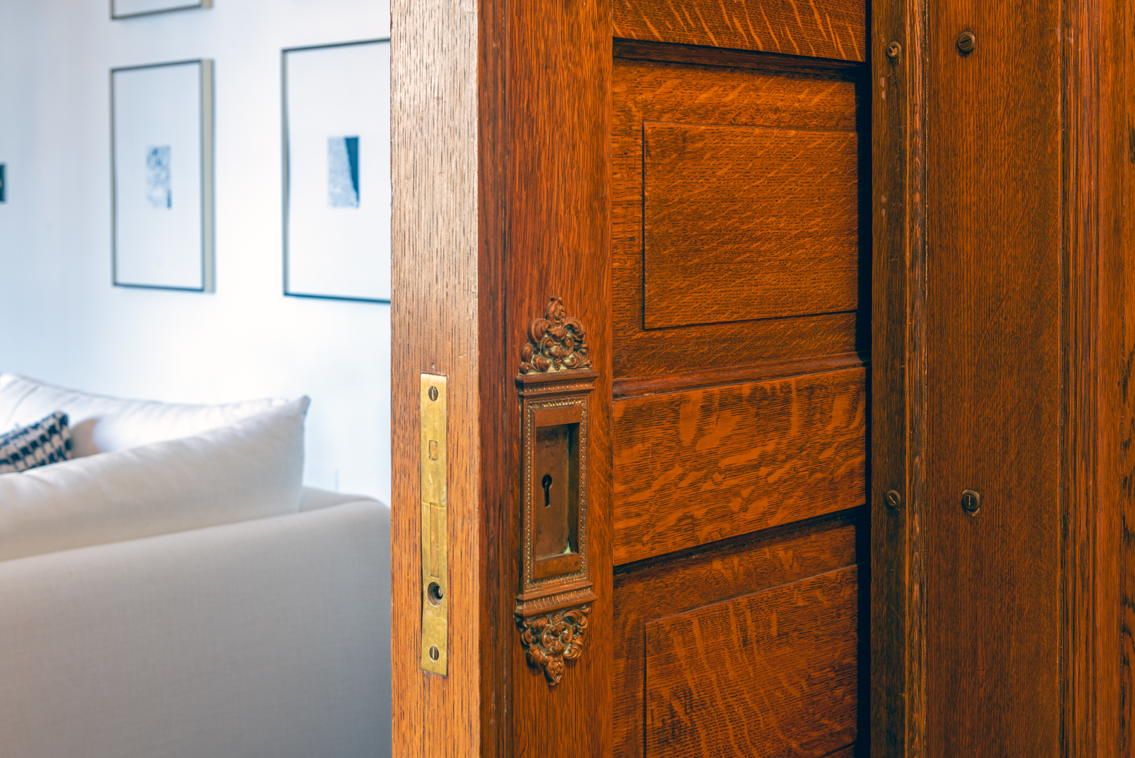 559 W Surf Street Unit: 704