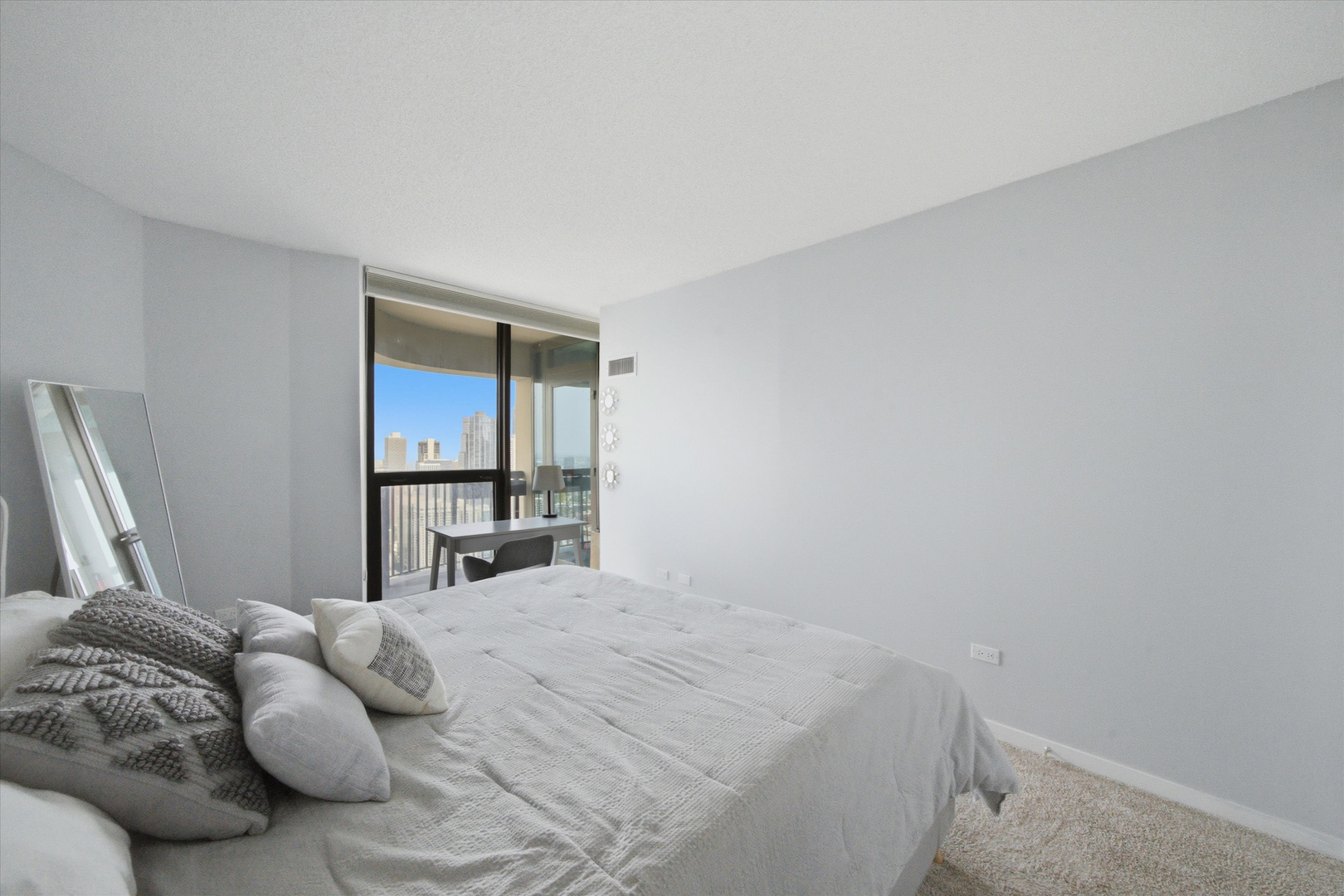 400 N LaSalle Drive Unit: 4401
