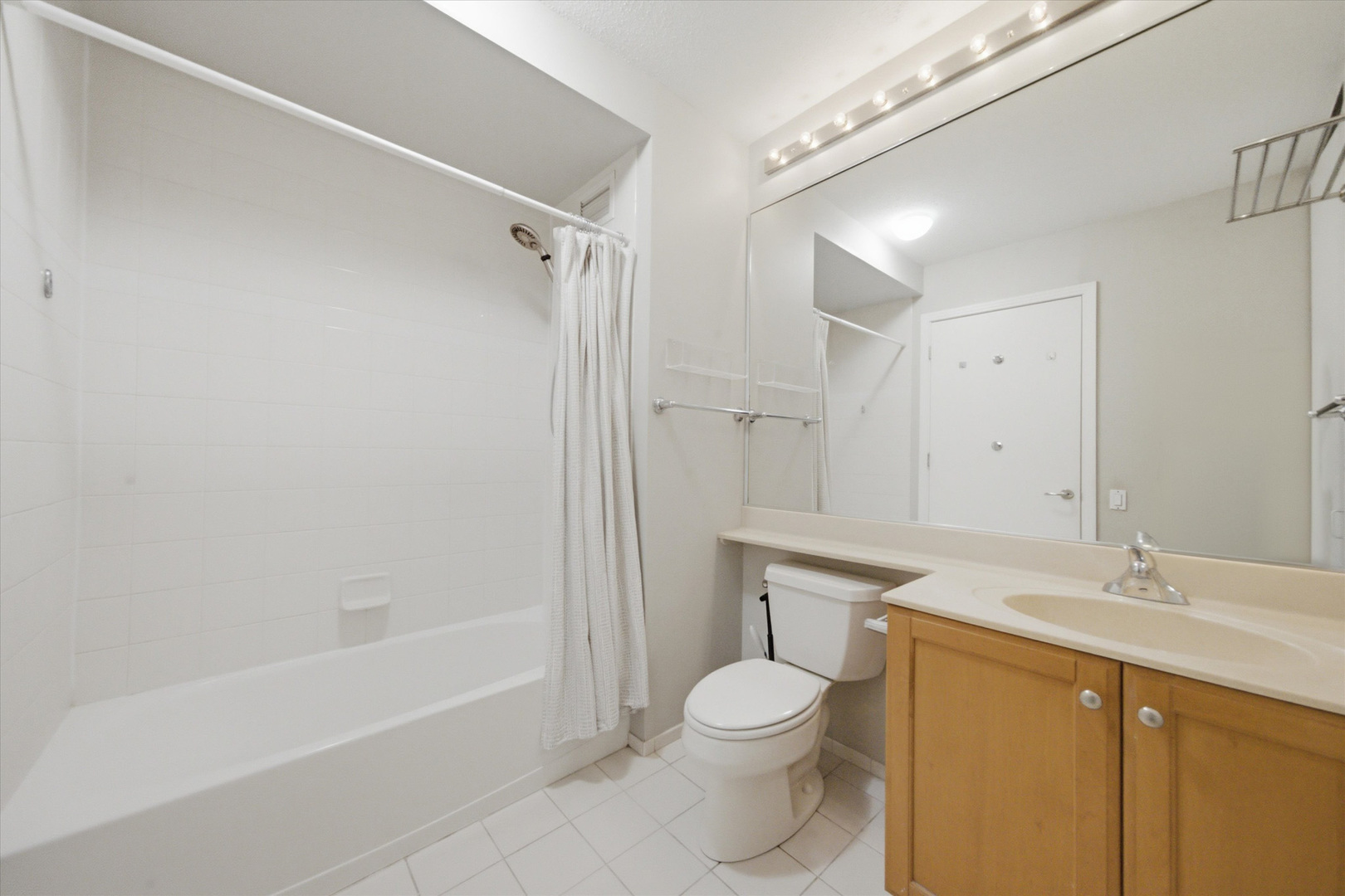 400 N LaSalle Drive Unit: 4401