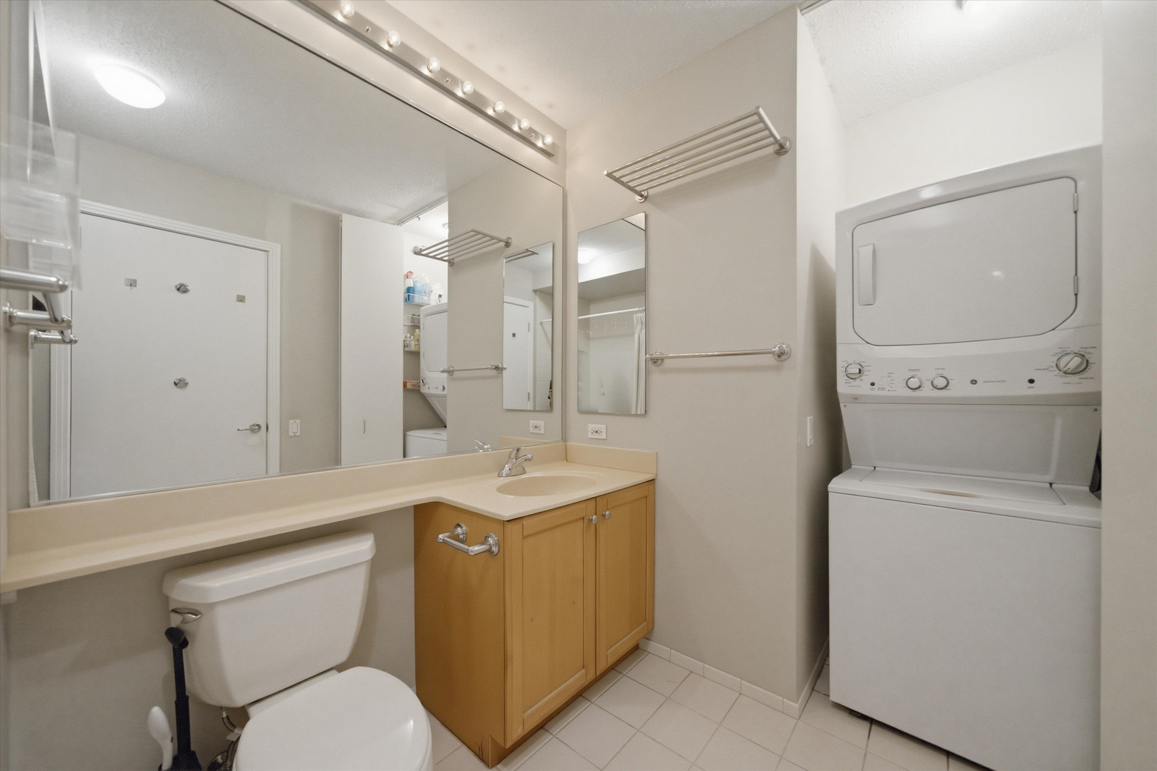 400 N LaSalle Drive Unit: 4401
