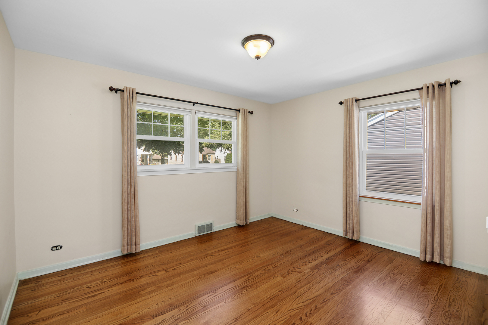 29 N Summit Avenue