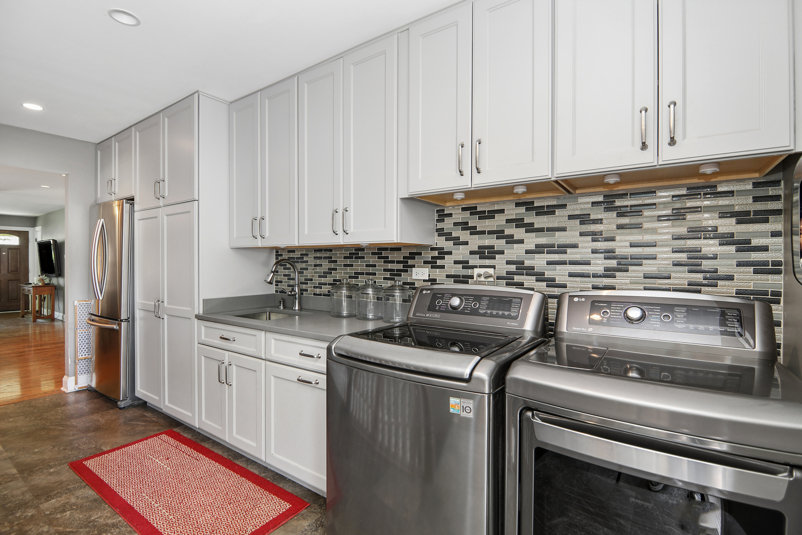 29 N Summit Avenue