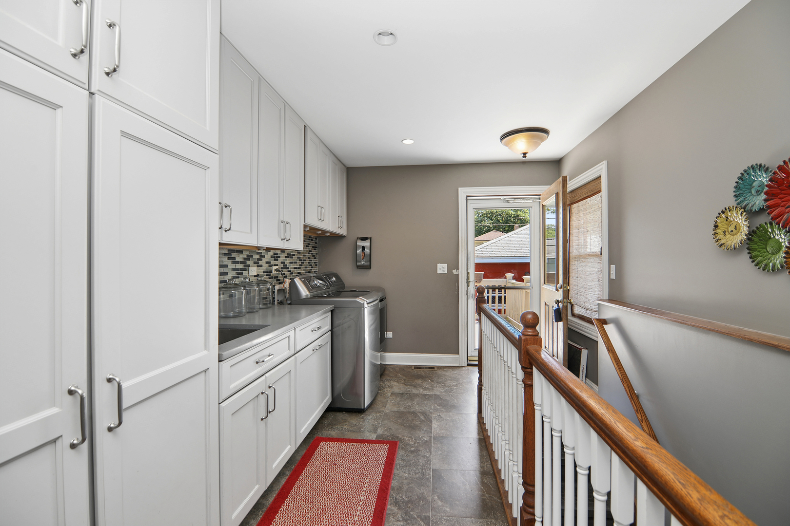 29 N Summit Avenue