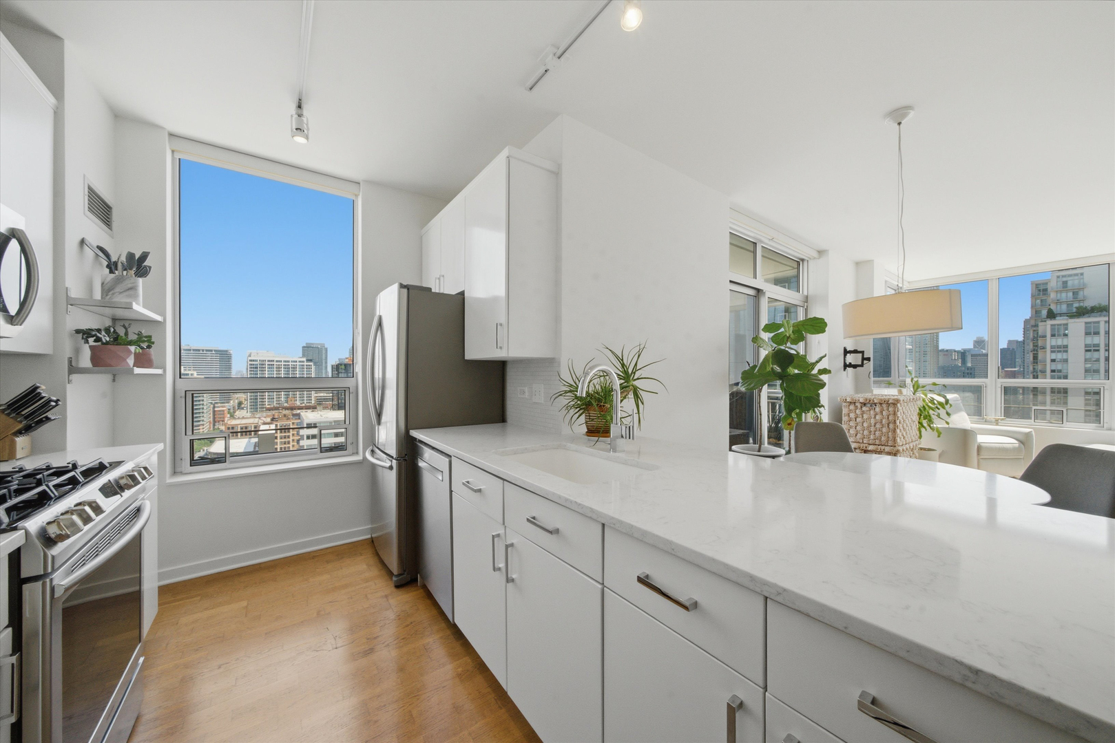330 W Grand Avenue Unit: 1906
