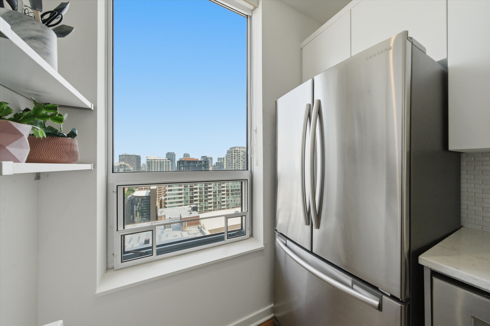 330 W Grand Avenue Unit: 1906