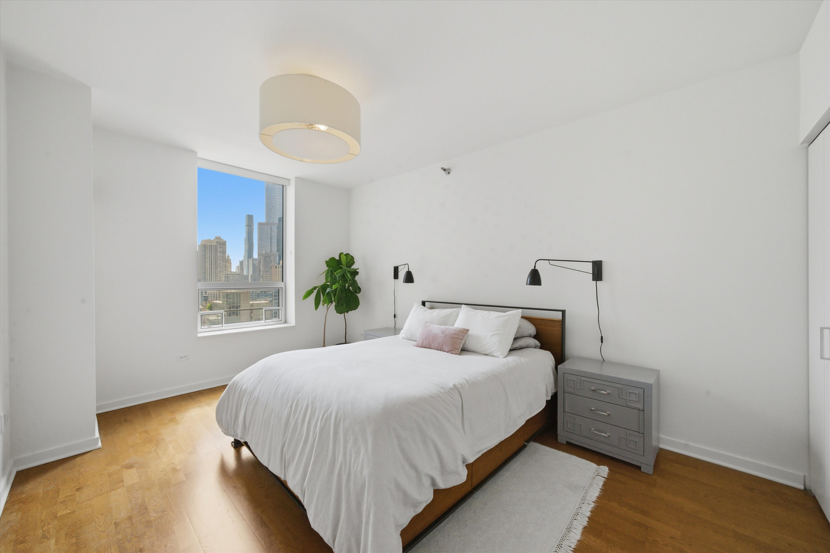 330 W Grand Avenue Unit: 1906