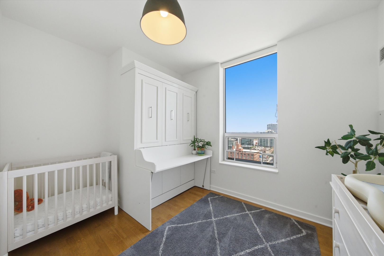 330 W Grand Avenue Unit: 1906
