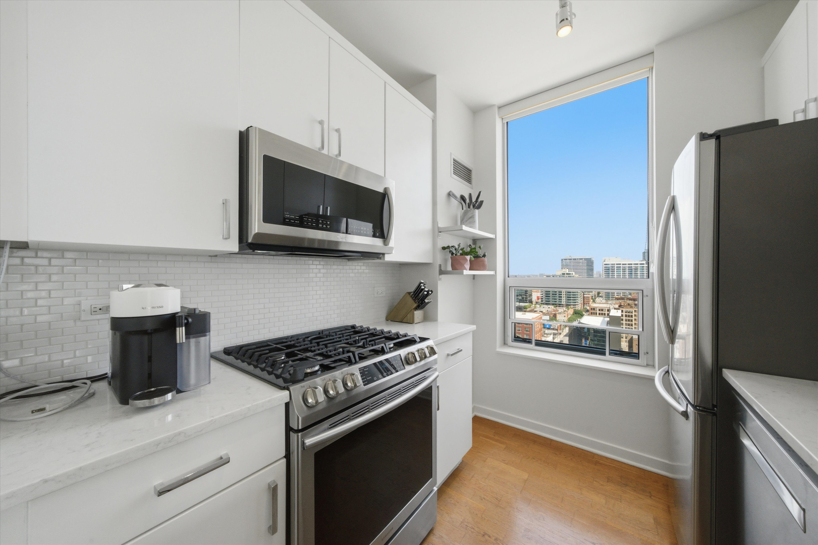 330 W Grand Avenue Unit: 1906