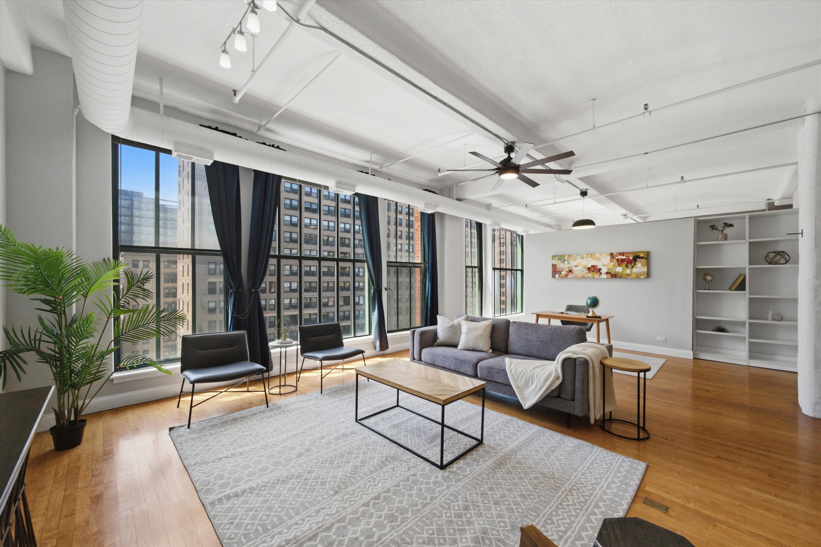633 S Plymouth Court Unit: 702