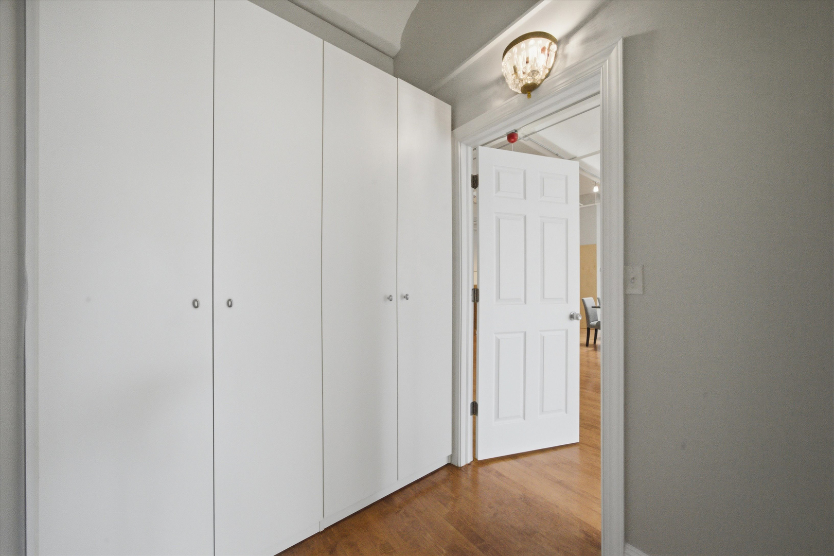 633 S Plymouth Court Unit: 702