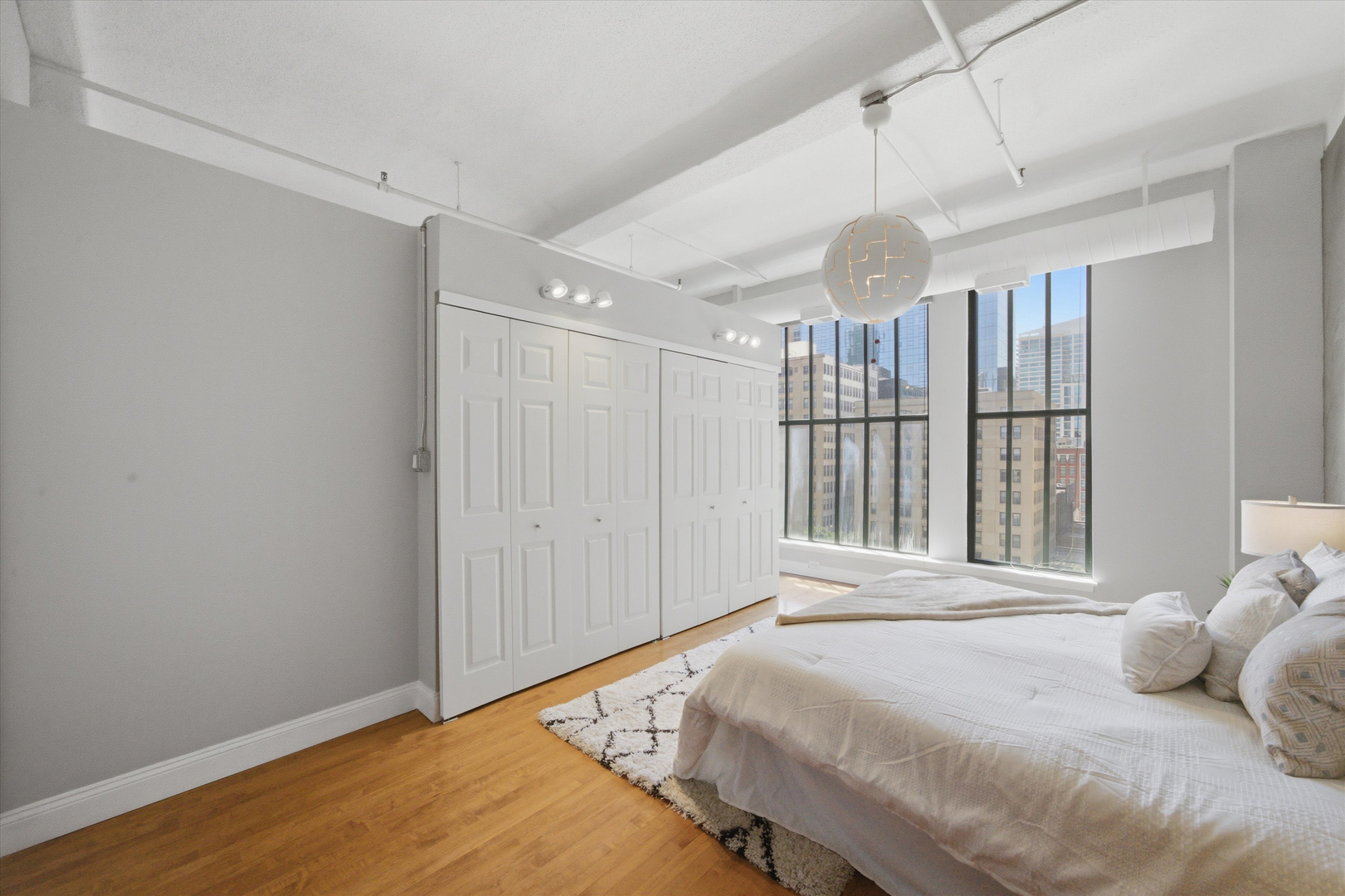 633 S Plymouth Court Unit: 702