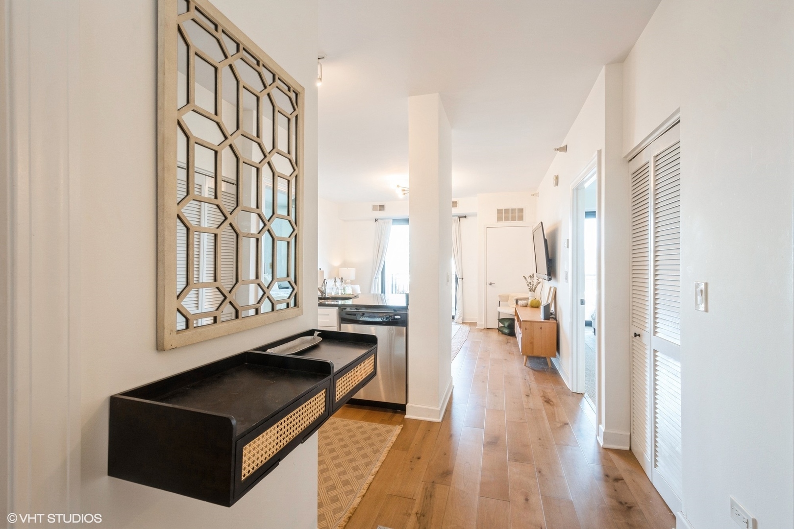 451 W HURON Street Unit: 804