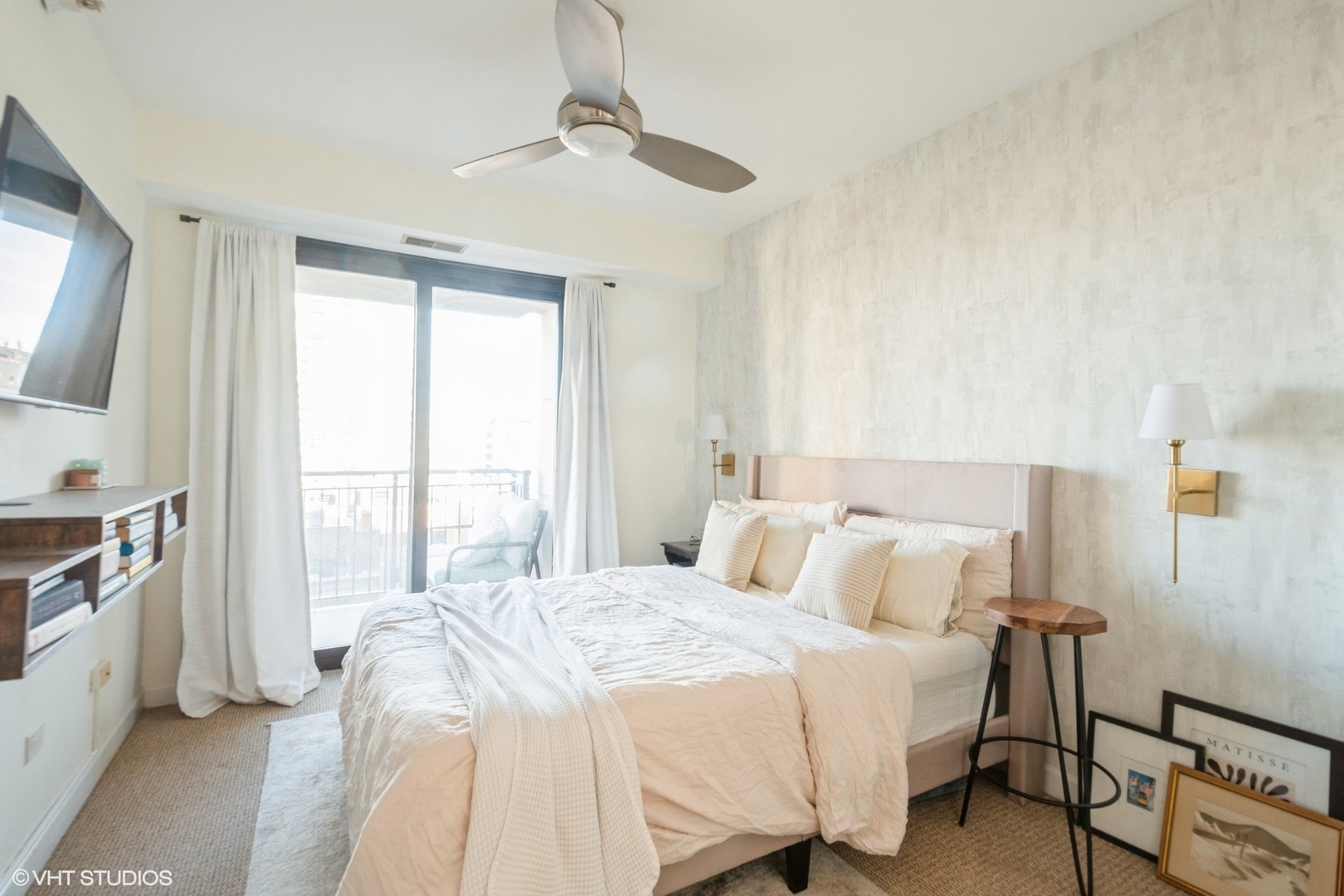 451 W HURON Street Unit: 804