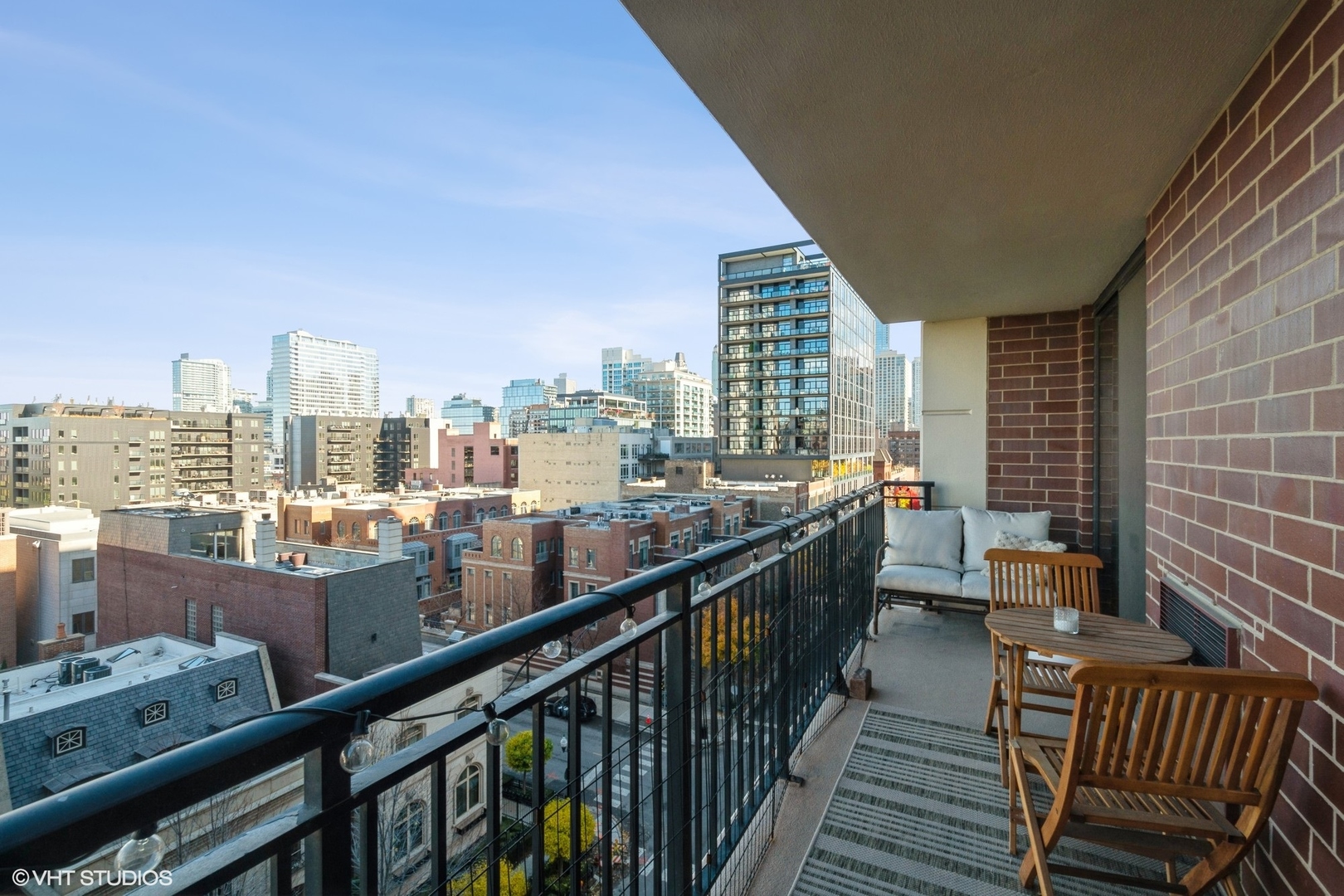 451 W HURON Street Unit: 804
