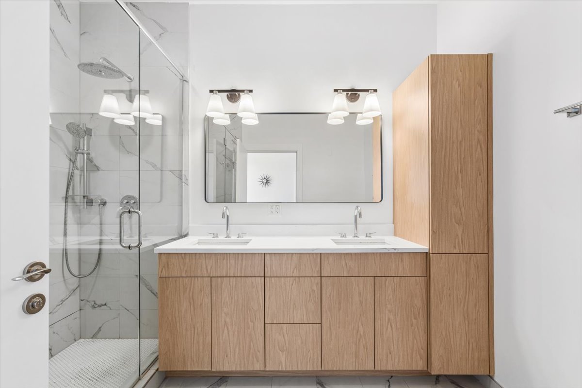 4939 N Damen Avenue Unit: 404
