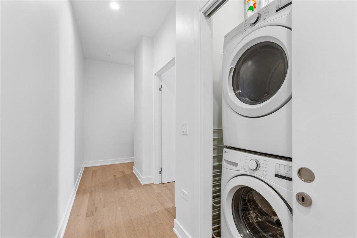 4939 N Damen Avenue Unit: 404