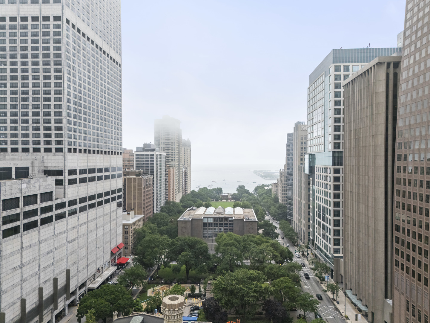 777 N Michigan Avenue Unit: 2109