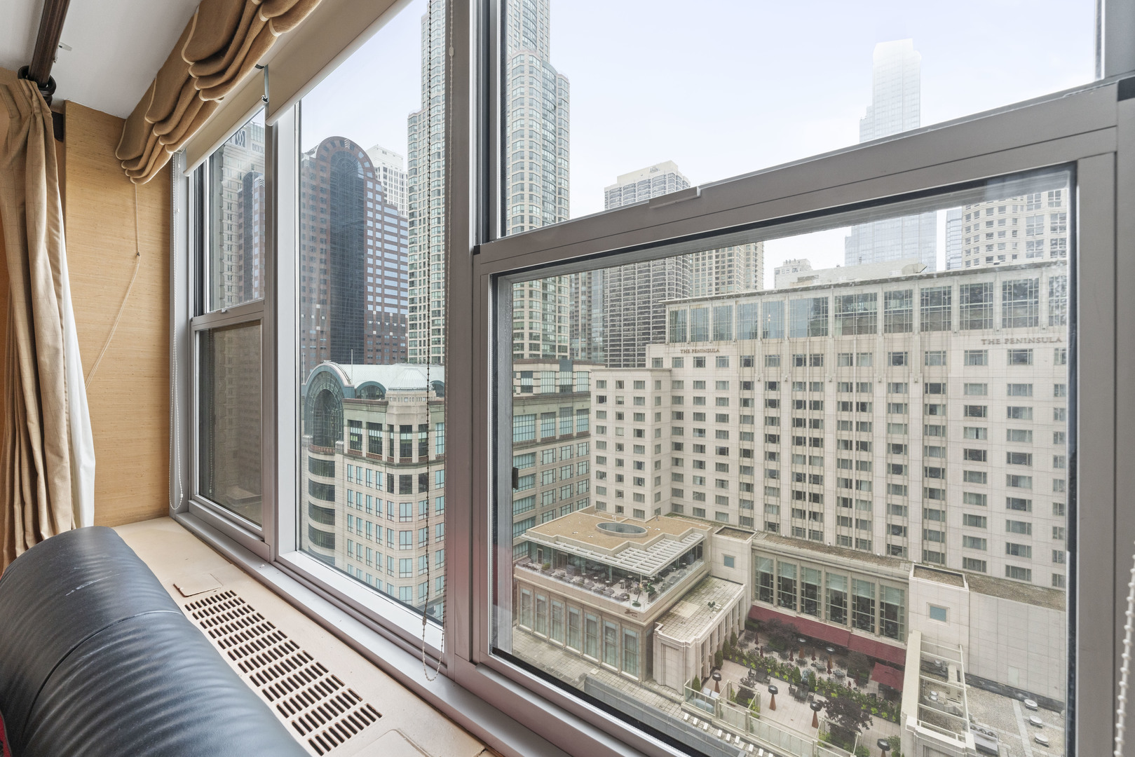 777 N Michigan Avenue Unit: 2109