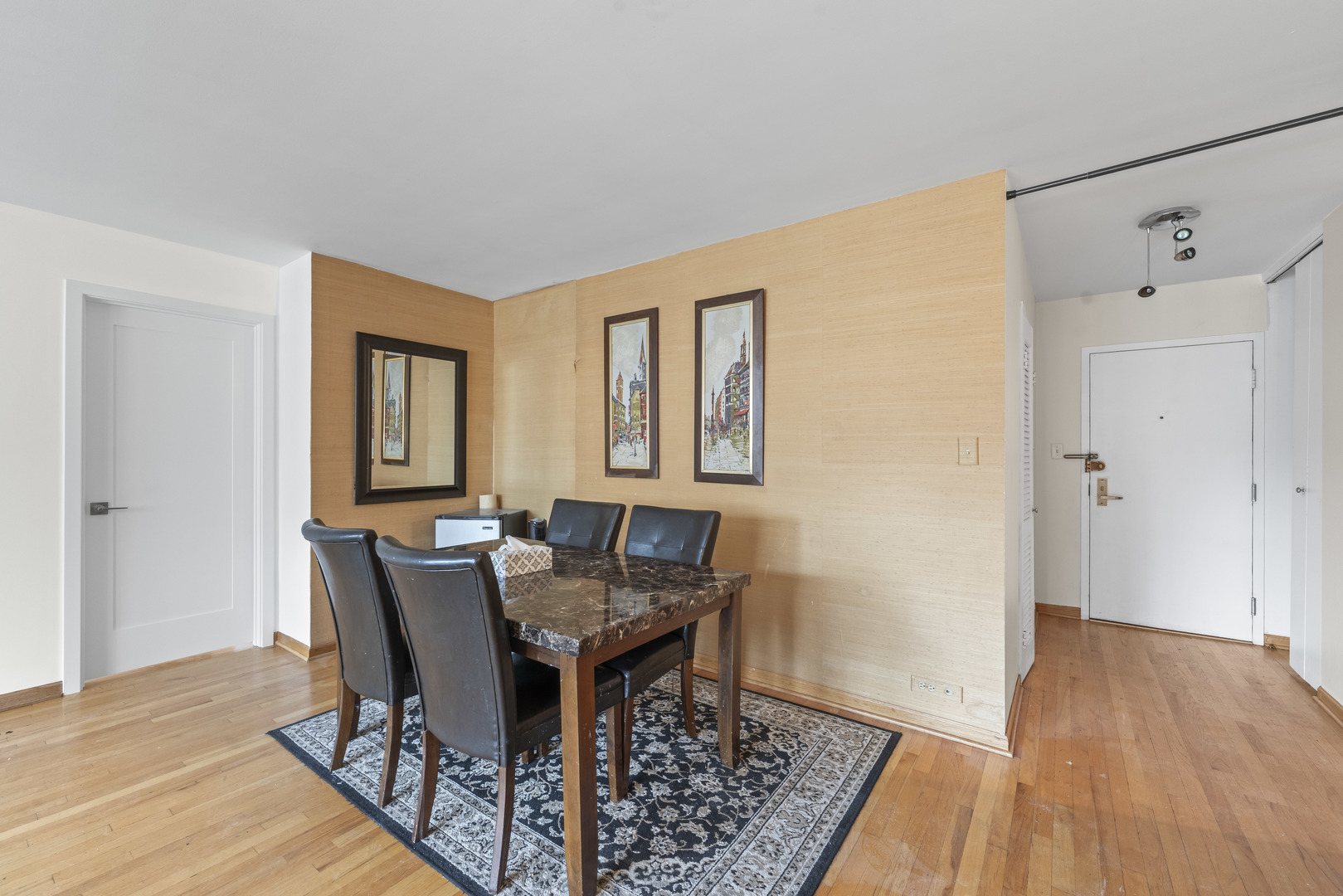 777 N Michigan Avenue Unit: 2109