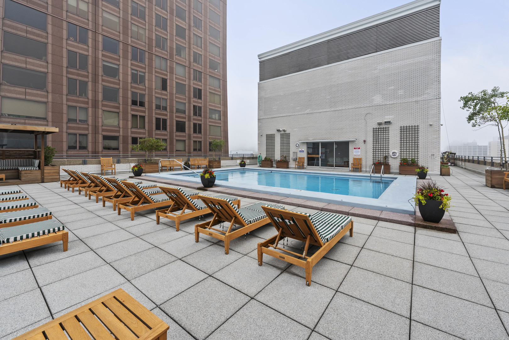 777 N Michigan Avenue Unit: 2109