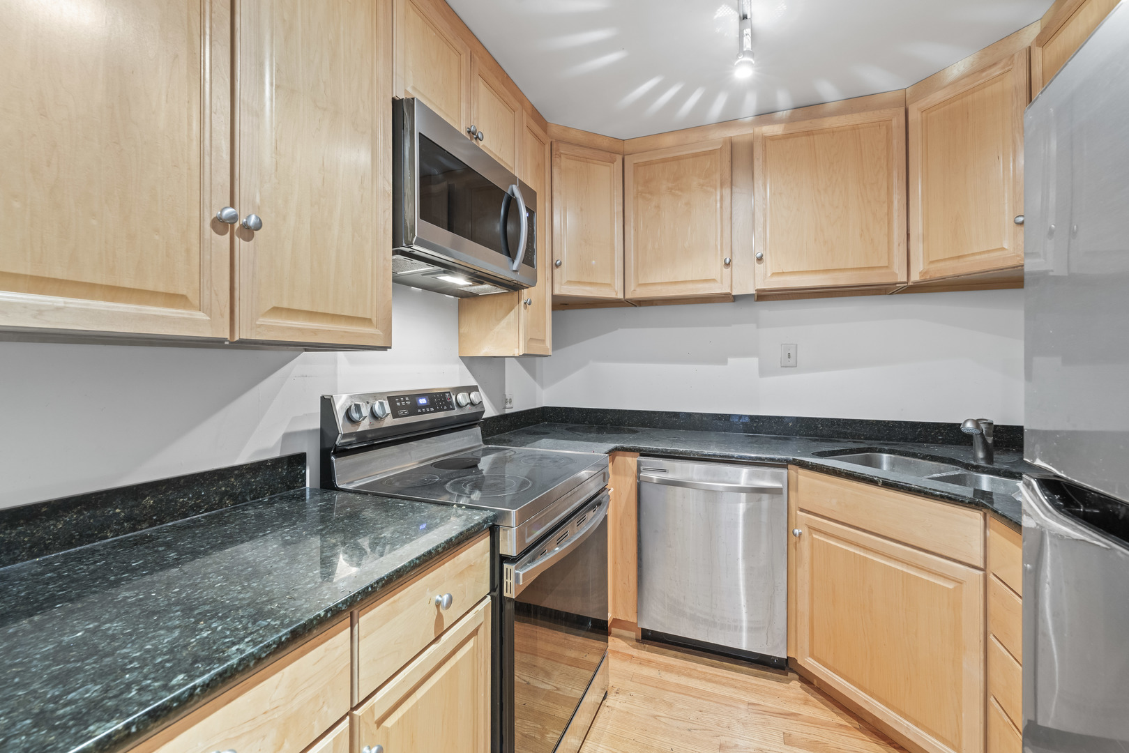 777 N Michigan Avenue Unit: 2109