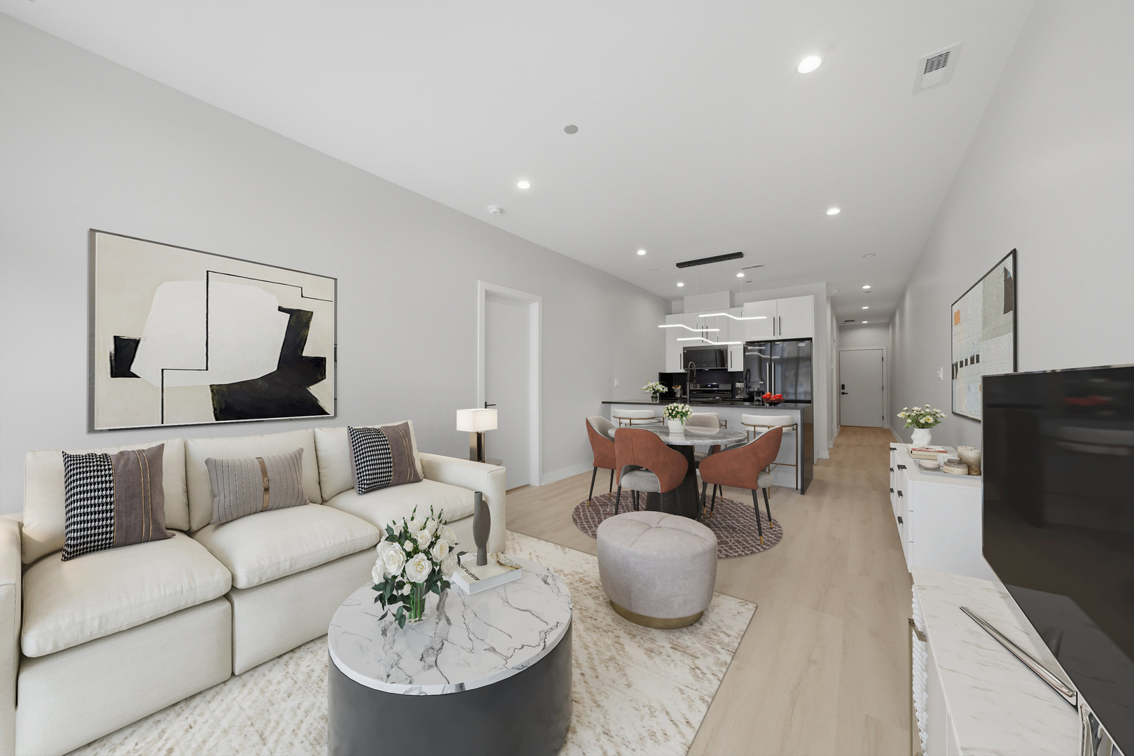 1355 N Western Avenue Unit: 2B