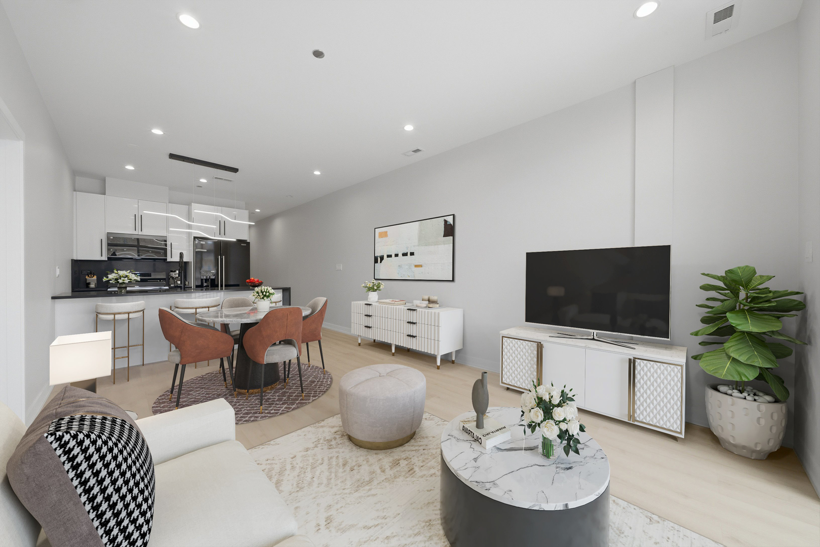1355 N Western Avenue Unit: 2B