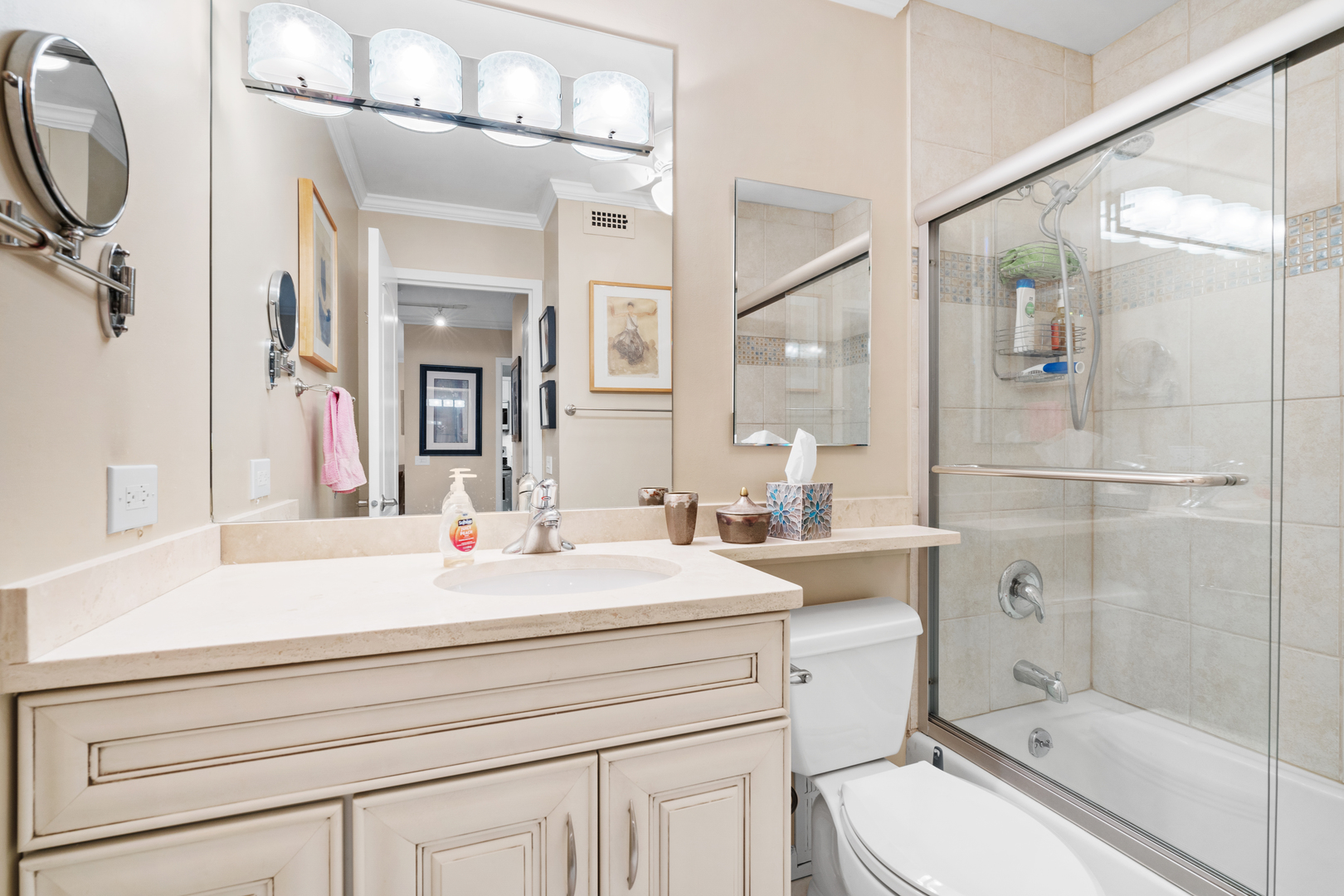 1555 N Sandburg Terrace Unit: 517