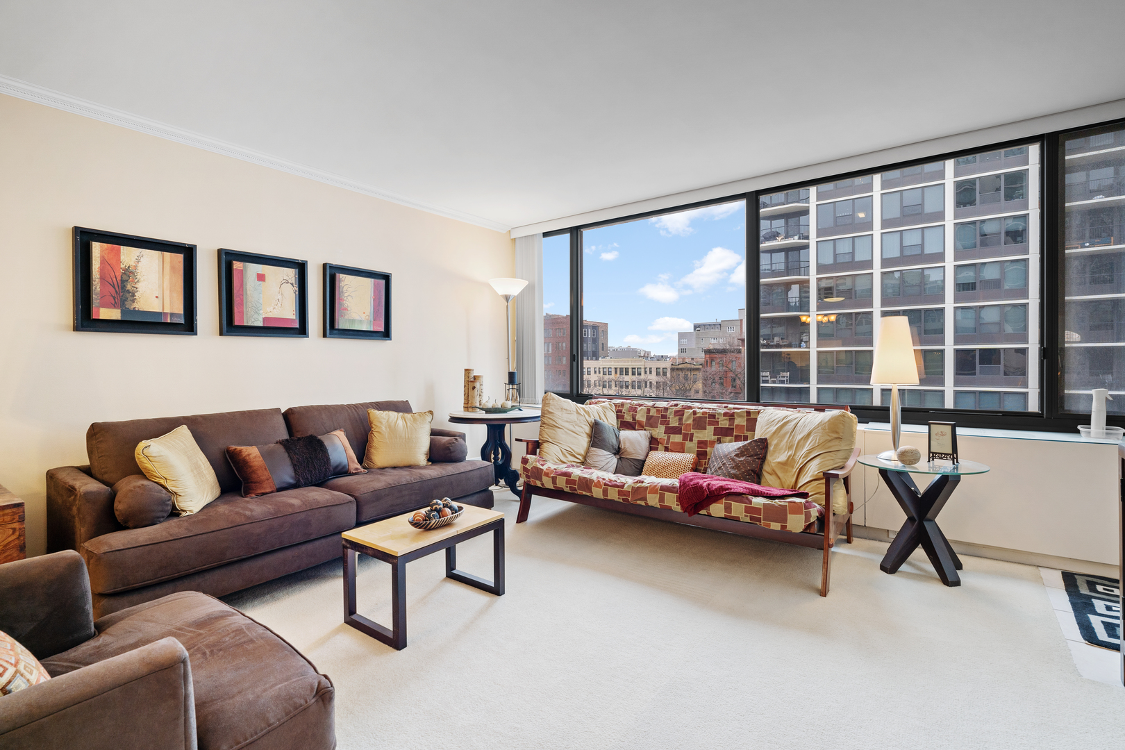 1555 N Sandburg Terrace Unit: 517