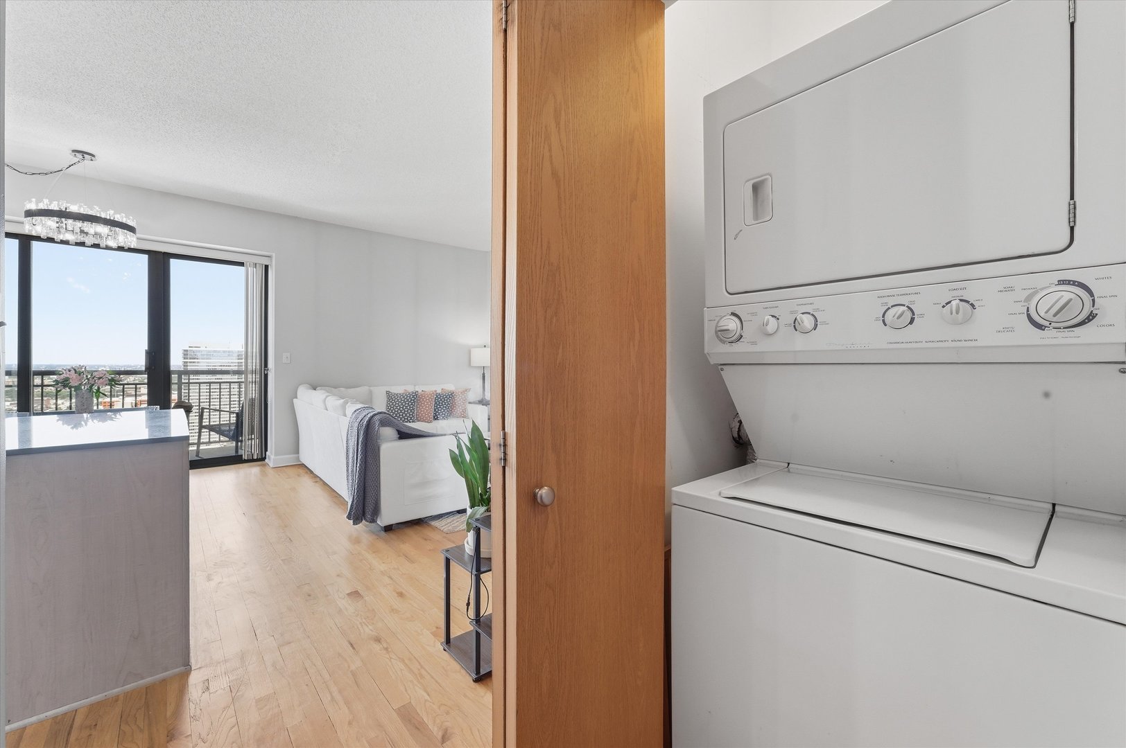 41 E 8TH Street Unit: 2905